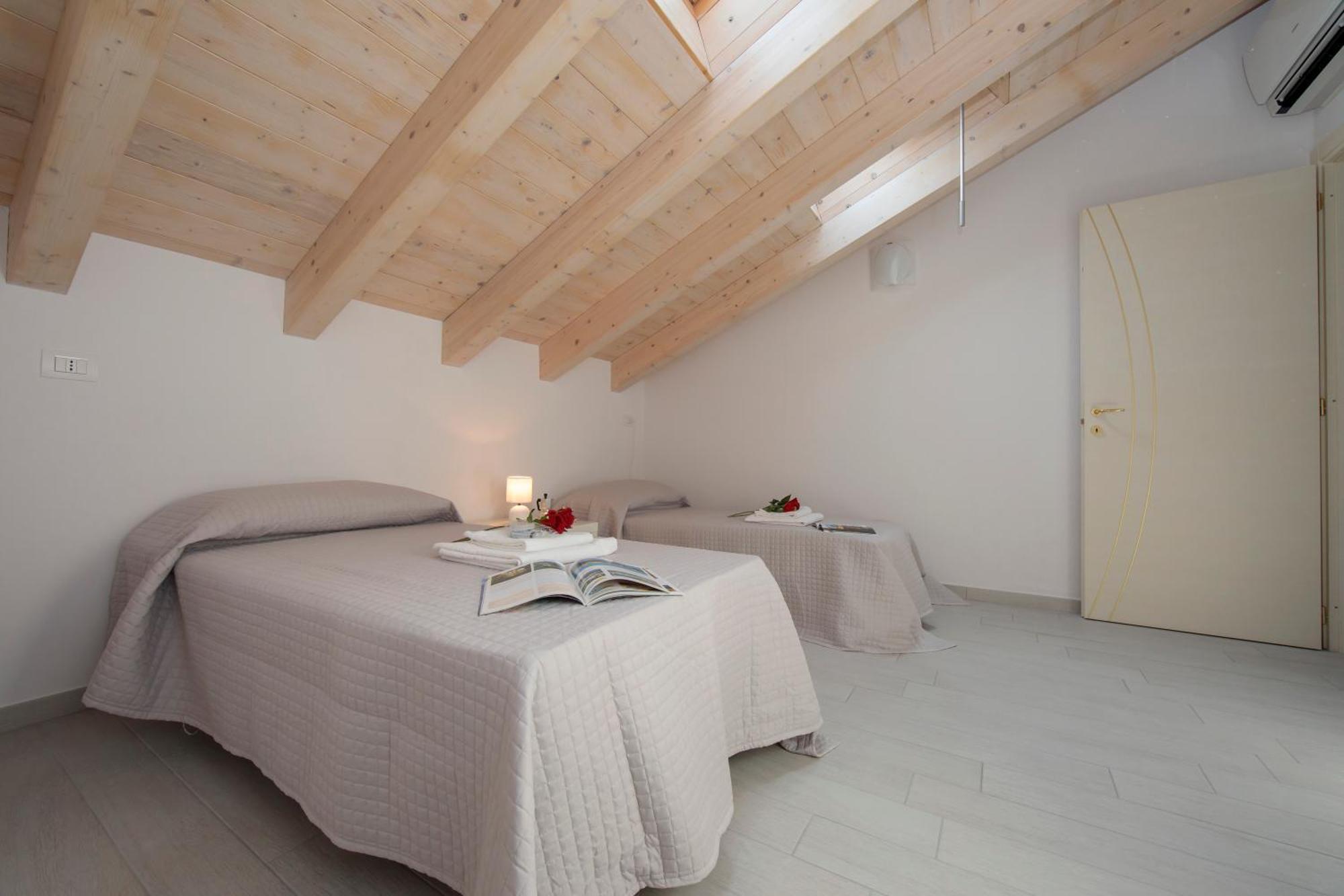 Silver Lake Apartment - Happy Rentals อันเจรา ภายนอก รูปภาพ