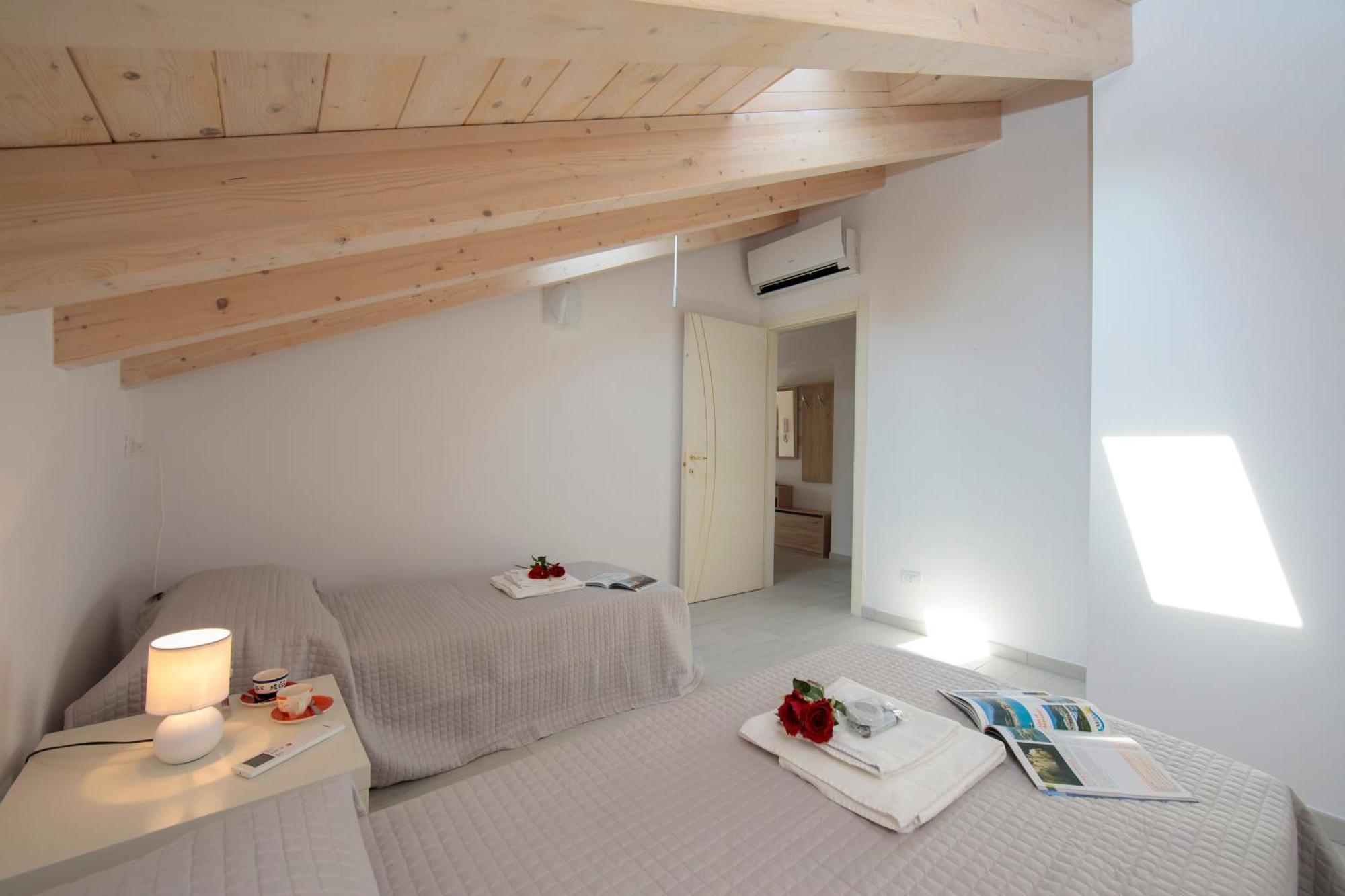 Silver Lake Apartment - Happy Rentals อันเจรา ภายนอก รูปภาพ