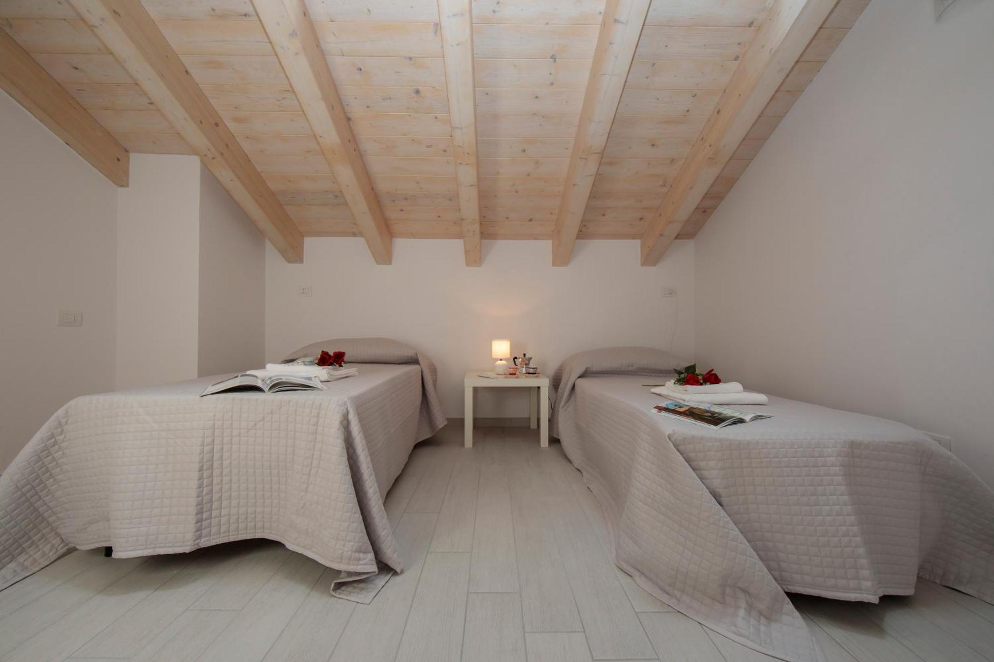 Silver Lake Apartment - Happy Rentals อันเจรา ภายนอก รูปภาพ